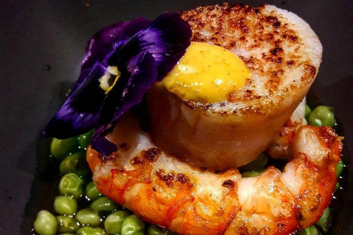 サンセバスチャンで最高品質の料理とワインの試飲ツアー。