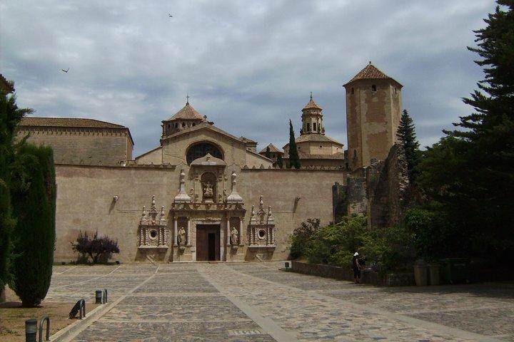 Montserrat y Monasterio De Poblet -Grupo reducido recogida hotel desde Barcelona
