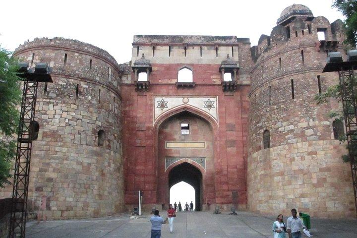 Tour privato di un'intera giornata a Delhi con pranzo