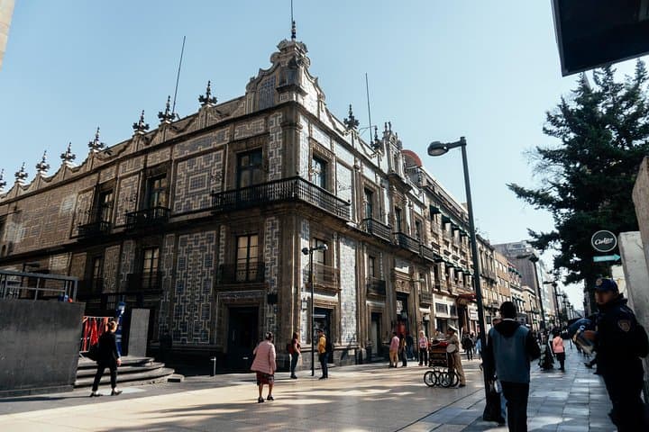 Highlights & Hidden Gems With Locals: Best of Mexico City Private Tour