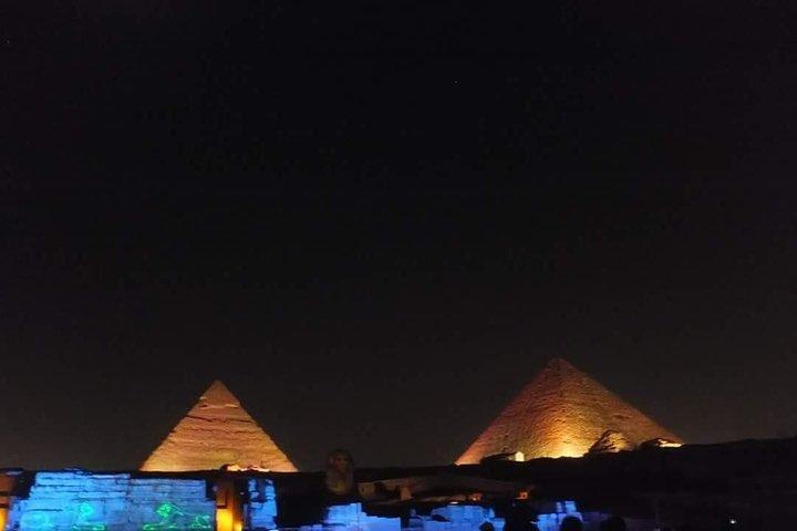 son et lumière spectaculaires aux pyramides de Gizeh