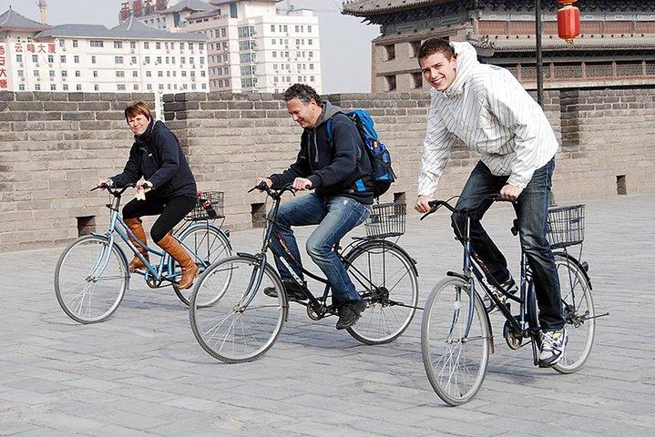 Xian Experience of City Wall Biking and Calligraphy Class