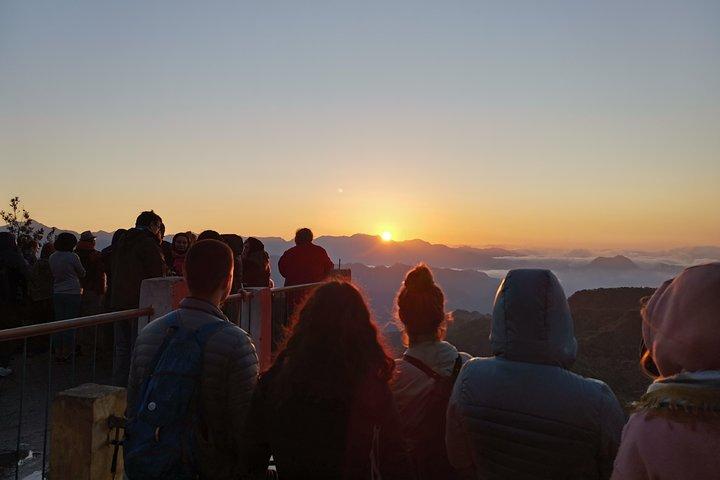 Rishikesh: Mountain Sunrise with Temple Blessings Guided Trek