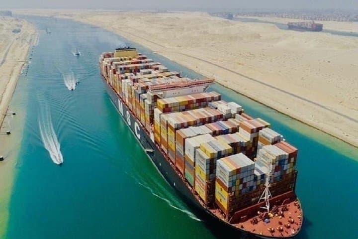 Cheap trip : One day trip from Cairo to Suez