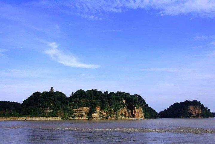 楽山大仏と金里古街日帰りツアー