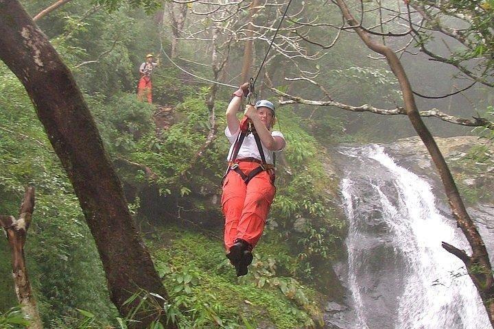 Ultimate Shore Excursion: Zipline över 11 vattenfall (Caldera)