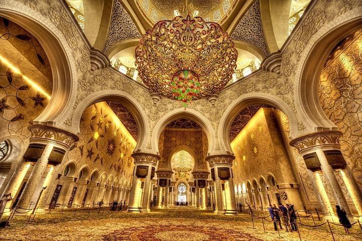 Tour della città di Abu Dhabi con Desert Safari Adventure