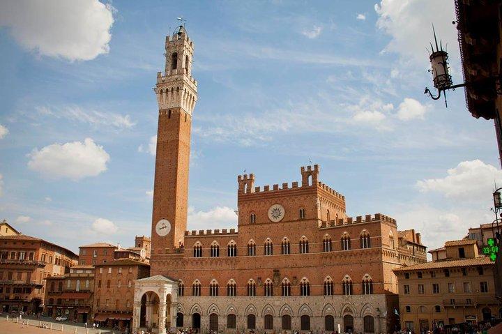 ROMEの宿泊施設からSIENAの宿泊施設へのプライベート送迎