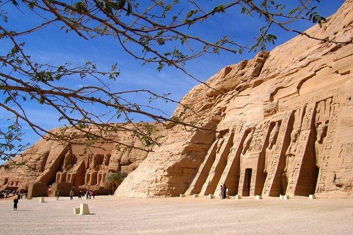 Luxor: viaje privado de 2 días a Edfu, Kom Ombo, Asuán y Abu Simbel, entradas