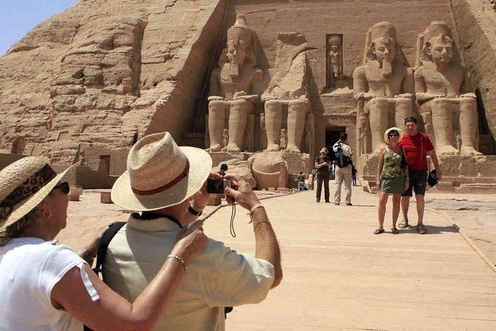 Luxor: viaje privado de 2 días a Edfu, Kom Ombo, Asuán y Abu Simbel, entradas