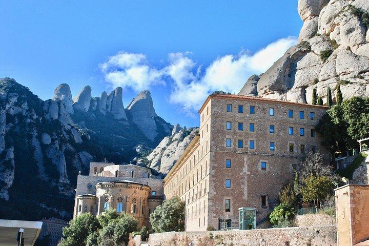 Montserrat Premium Private Day Tour with Cable Car Ride