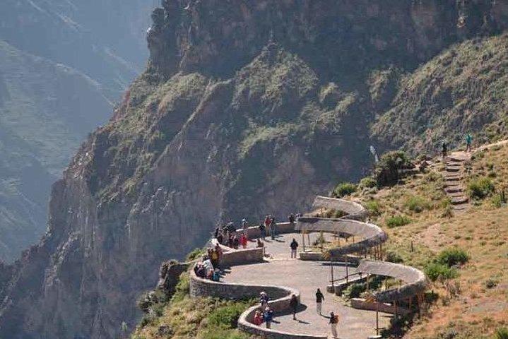 Colca Canyon 2d / 1n e atterraggio a Puno