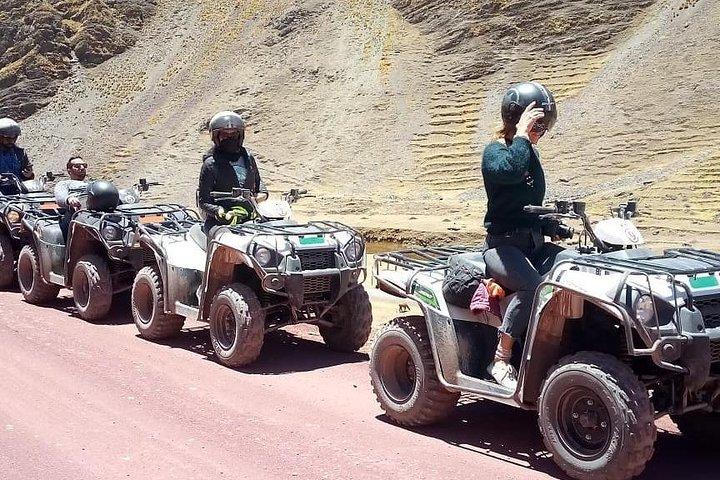 ATVs in Rainbow Mountain den ganzen Tag