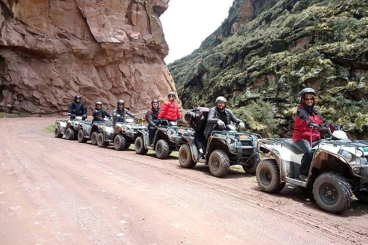 ATVs in Rainbow Mountain den ganzen Tag