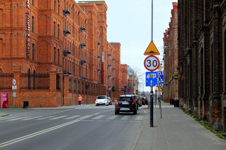 Excursão guiada histórica privada de dia inteiro a Lodz saindo de Varsóvia