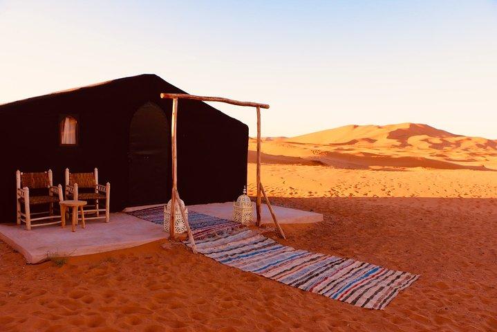 Merzouga: overnachting in luxe woestijnkamp met kameelrit, maaltijden en sandboarden