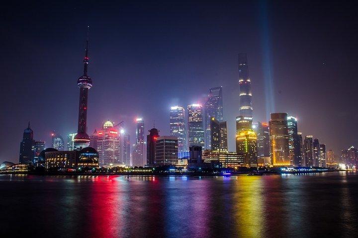 Shanghai alleine mit englischem Chauffeur von Limousine oder Minivan