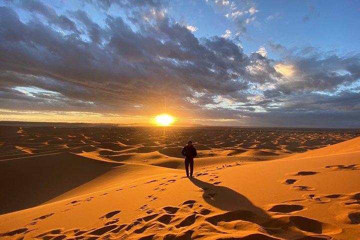 In Merzouga: 4x4 safari van een halve dag bij zonsondergang met sandboarden in Erg Chebbi-duinen