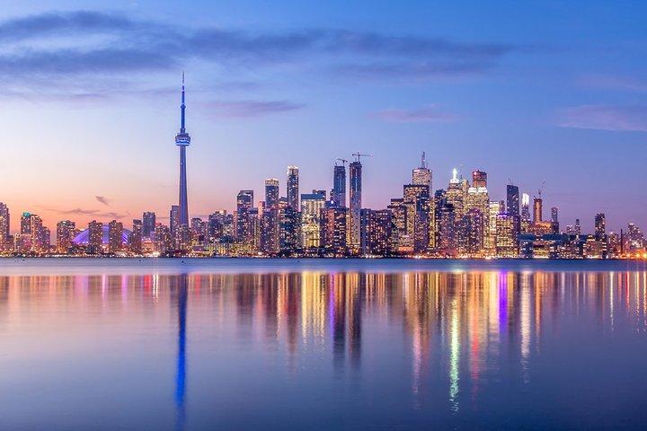 Toronto Premium Night Driving Tour com CN Tower
