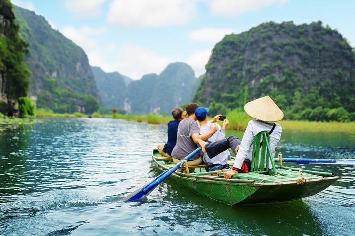 Ninh Binh privat tur: Hoa Lu-citadellet - Tam Coc-bådtur - Bich Dong Pagoda