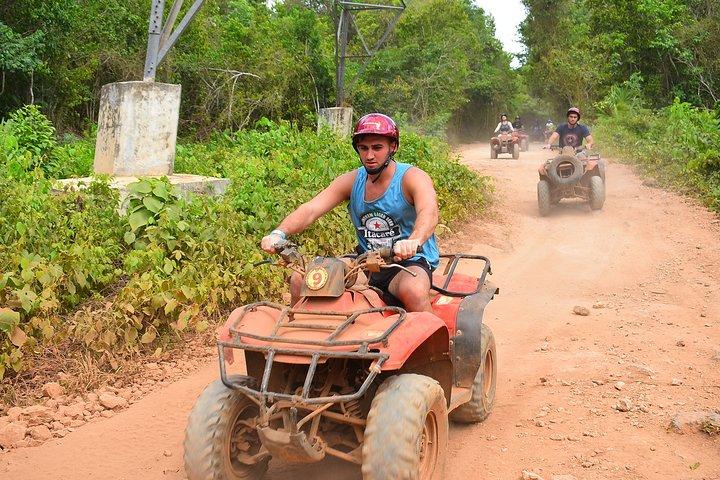 Wild Jungle Adventure! Cenote, ATV Shared & Zip Line från Cancun