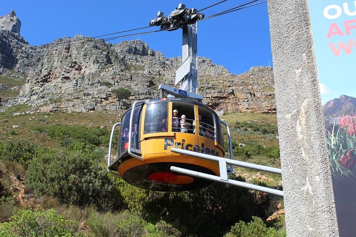 Robben Island, Table Mountain, and Bo-Kaap Full Day Tour