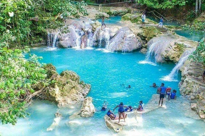 Blue Hole & Secrets Falls und White River Tubing Private Tour