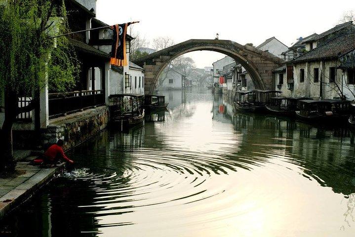 Visite privée de 4 jours à Shanghai et Suzhou Tongli avec déjeuner