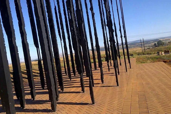 ドラケンスバーグユネスコ世界遺産へのプライベート歴史ツアー