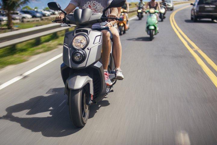 Scooter i Hawaii-stil Ride rundt O'ahu for dagen