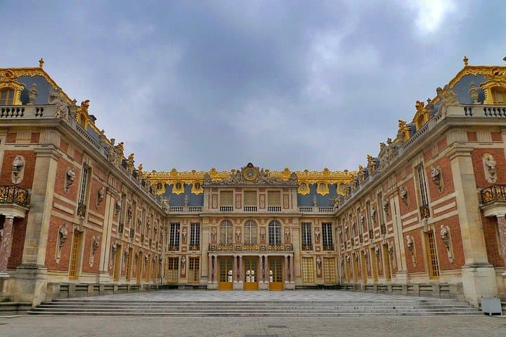 Excursion to Versailles by train with entrance to the Palace and Gardens