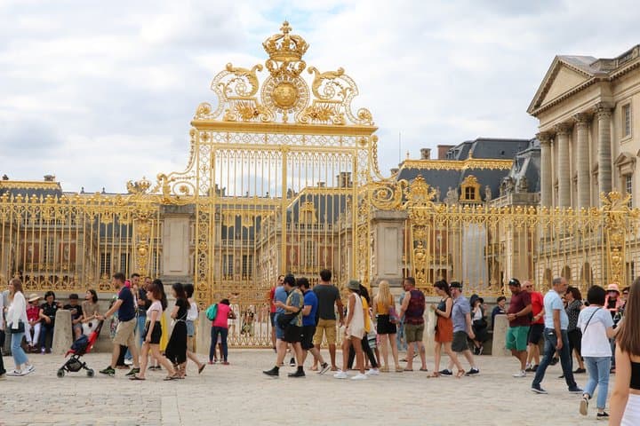 Private Versailles Guided Tour with Optional Transfer from Paris