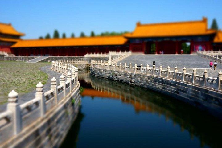 Beijing Essential Private Day Tour: Badaling Great Wall, Forbidden City & Square