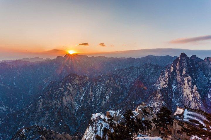 Excursion privée d'une journée à la montagne Huashan au départ de Xian, déjeuner compris