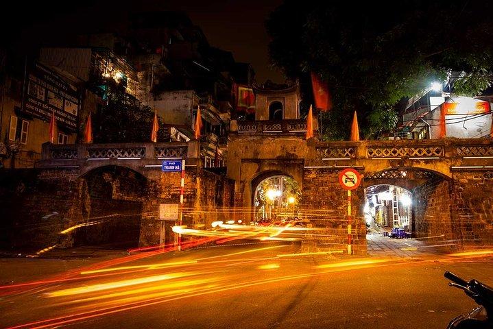 Hanoi by Night Photo Tour