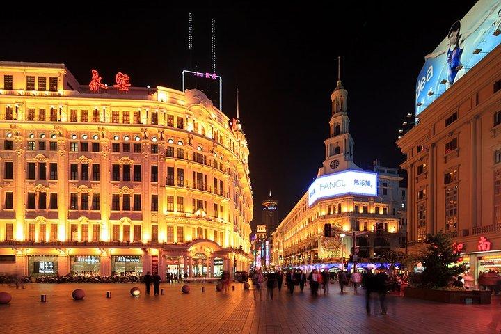 Shanghai Private Night Tour mit Huangpu River Cruise und Buffet