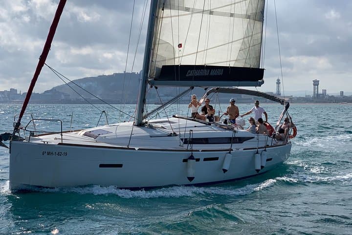 Barcelona Day & Sunset Sailing Tour with Drinks & Snacks