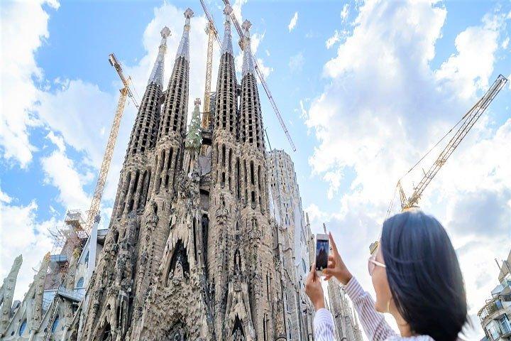 Tour Privado a Barcelona + Wine Celler Penedés
