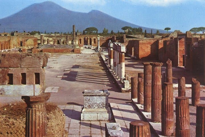From Naples Explore Pompeii Freely with Your Personal Audioguide