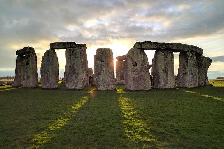 Quintessential England Private Tour. Ammira Stonehenge e la città romana di Bath