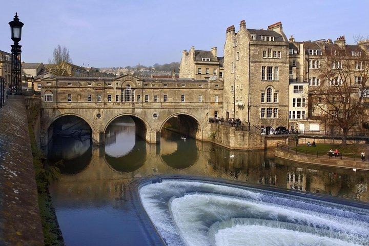 Quintessential England Private Tour. Ammira Stonehenge e la città romana di Bath