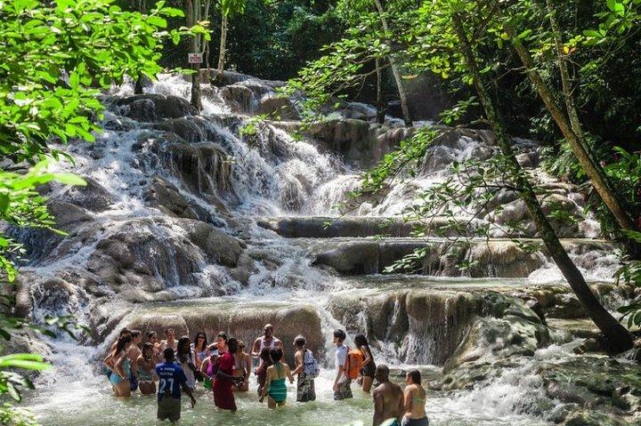 Dunns River Falls e River Tubing Adventure no Rio Bueno Private Tour