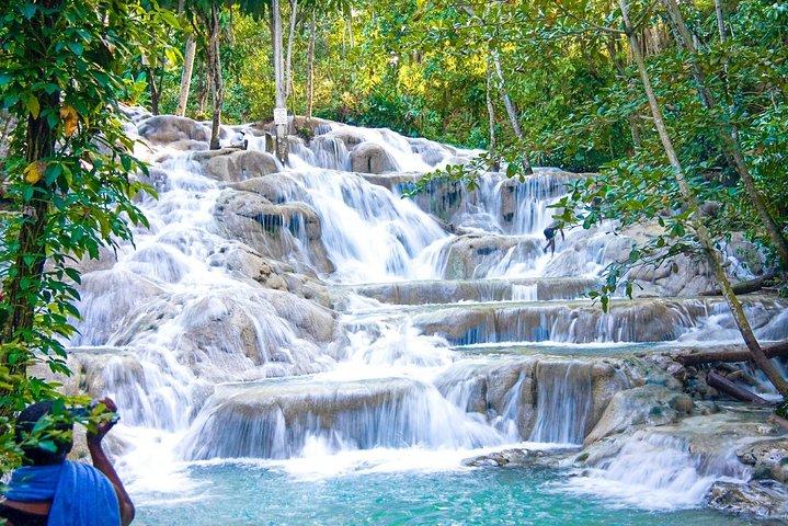 Dunns River Falls e River Tubing Adventure no Rio Bueno Private Tour