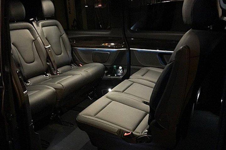 ブリュッセル空港 ナミュール (1 - 8 PL) のタクシー