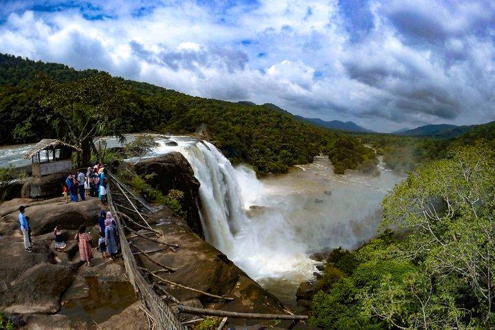 Athirappilly Falls & Cherai Beach Bliss - Fuga de um Dia de Kochi