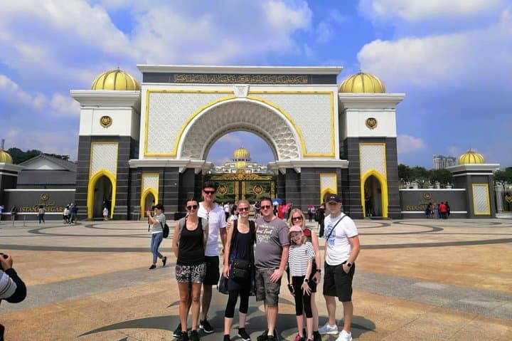 Private Vehicle with Driver in Kuala Lumpur: Flexible City Travel