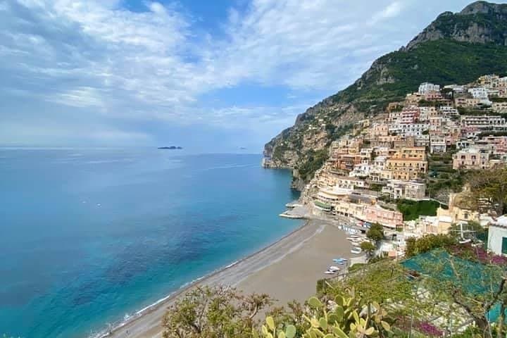 Private Transfer from Naples to all over Amalfi Coast with Stop in Pompeii