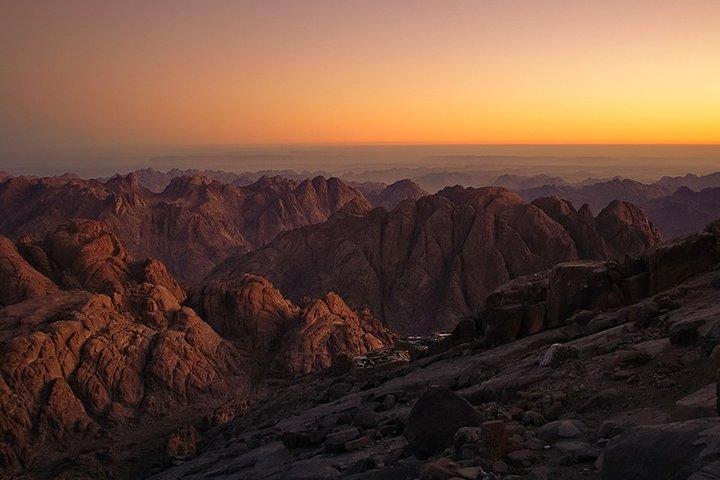 Do Cairo - Pernoite ao Mosteiro de Santa Catarina e Monte Sinai.