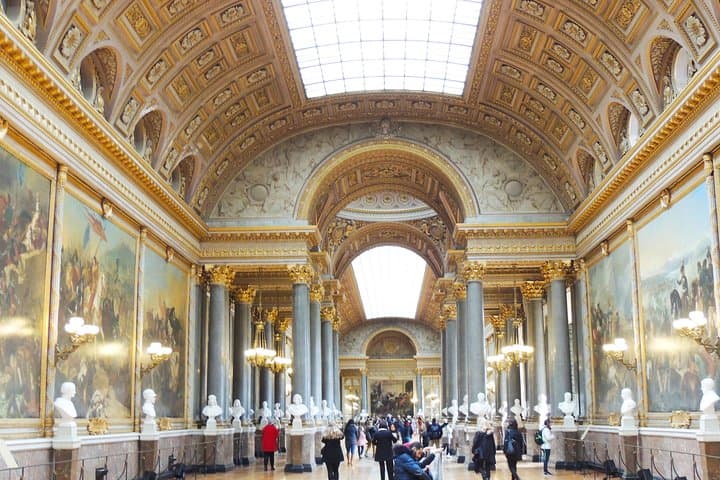 Versailles Small Group Guided Tour with Local Guide