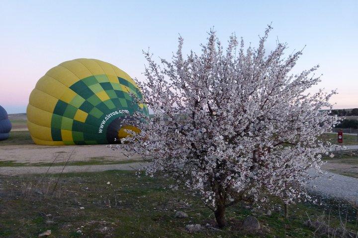 Heißluftballonfahrt in Segovia mit Toast, Picknick und Video